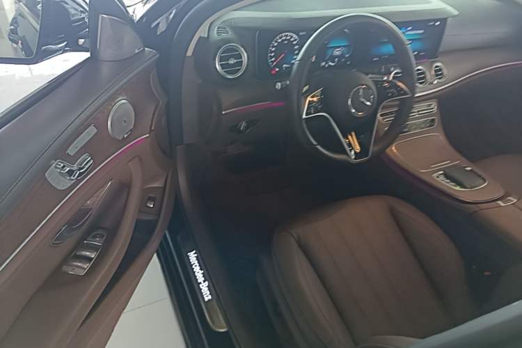 Used Mercedes-Benz E-Class 2023 Updated E 300 L Fashion Edition Driver Seat
