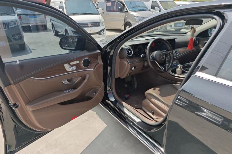 Used Mercedes-Benz E-Class 2023 Updated E 300 L Fashion Edition Driver Seat
