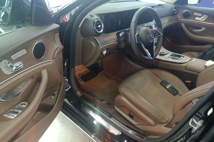 Used Mercedes-Benz E-Class 2023 Updated E 300 L Fashion Edition Driver Seat