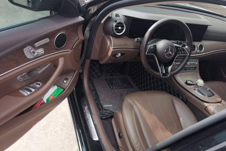 Used Mercedes-Benz E-Class 2023 Updated E 300 L Fashion Edition Driver Seat