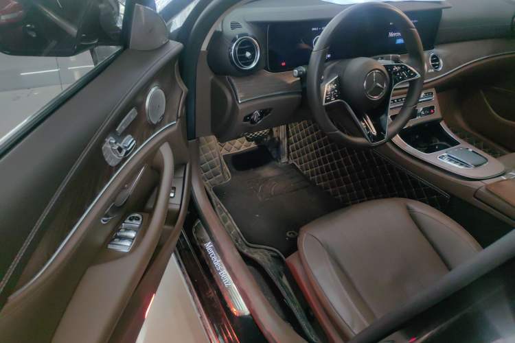 Used Mercedes-Benz E-Class 2023 Updated E 300 L Fashion Edition Driver Seat