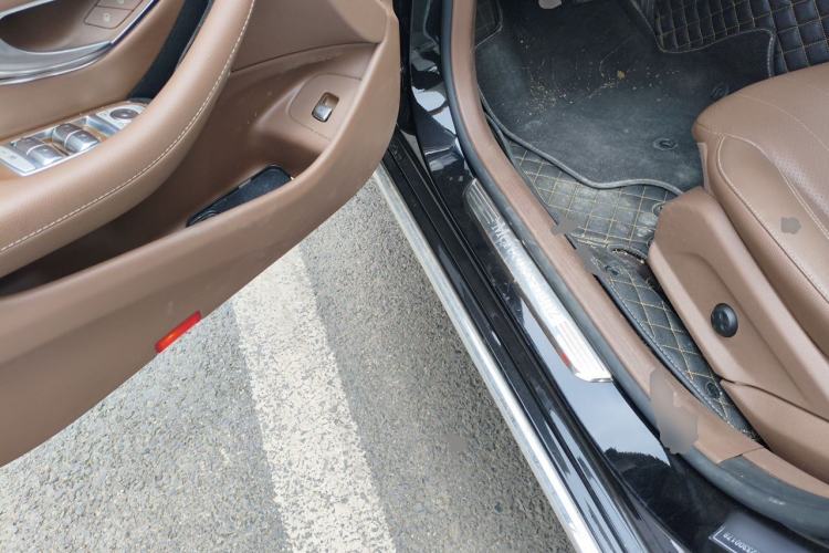 Used Mercedes-Benz E-Class 2023 Updated E 300 L Fashion Edition Driver Seat