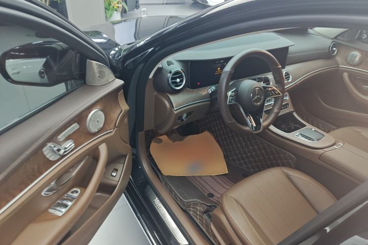 Used Mercedes-Benz E-Class 2023 Updated E 300 L Fashion Edition Driver Seat