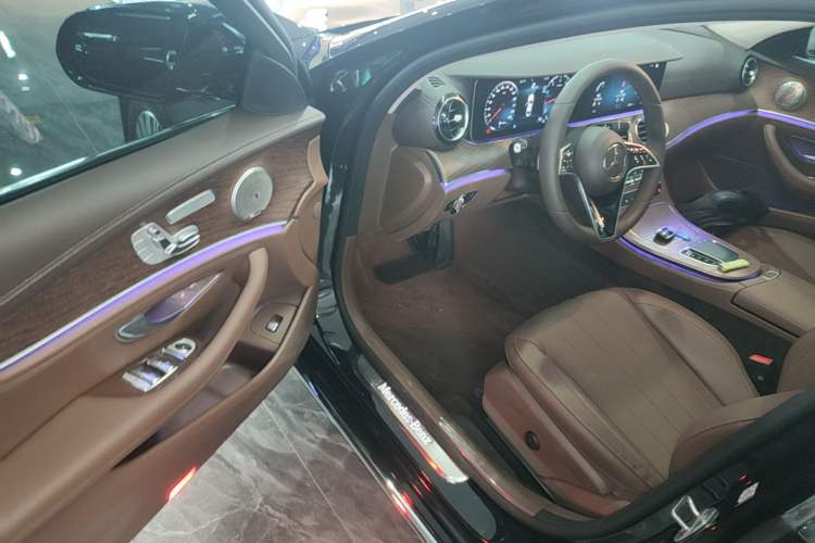 Used Mercedes-Benz E-Class 2023 Updated E 300 L Fashion Edition Driver Seat
