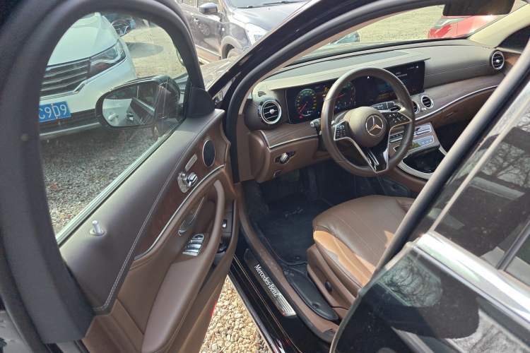 Used Mercedes-Benz E-Class 2023 Updated E 300 L Fashion Edition Driver Seat