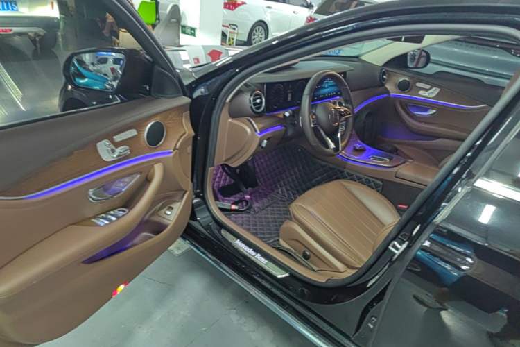 Used Mercedes-Benz E-Class 2023 Updated E 300 L Fashion Edition Driver Seat