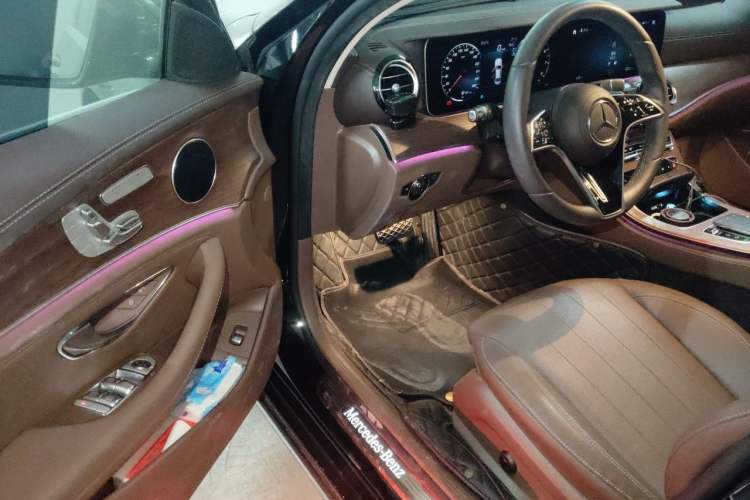 Used Mercedes-Benz E-Class 2023 Updated E 300 L Fashion Edition Driver Seat