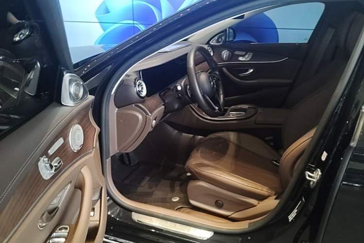 Used Mercedes-Benz E-Class 2023 Updated E 300 L Luxury Edition Driver Seat