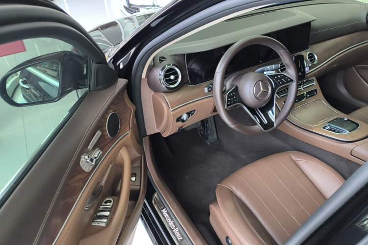 Used Mercedes-Benz E-Class 2023 Updated E 300 L Fashion Edition Driver Seat