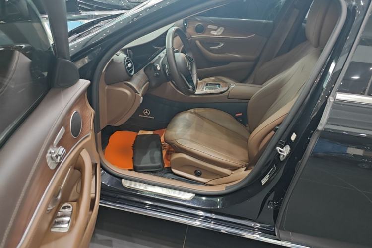 Used Mercedes-Benz E-Class 2023 Updated E 300 L Fashion Edition Driver Seat