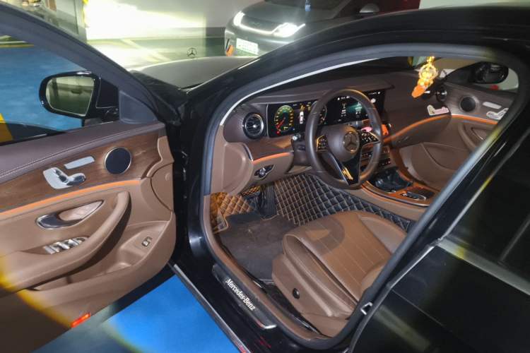 Used Mercedes-Benz E-Class 2023 Updated E 300 L Fashion Edition Driver Seat