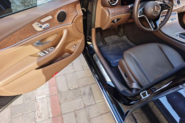 Used Mercedes-Benz E-Class 2023 Updated E 300 L Fashion Edition Driver Seat