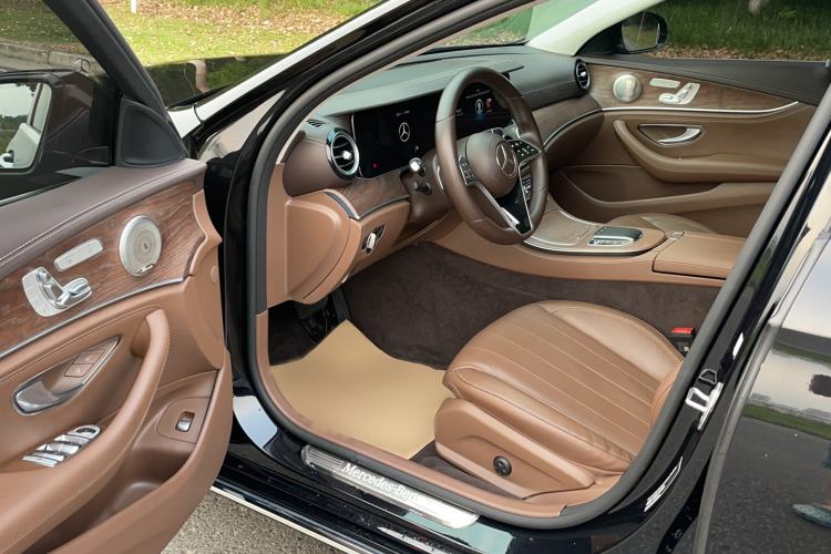 Used Mercedes-Benz E-Class 2023 Updated E 300 L Fashion Edition Driver Seat