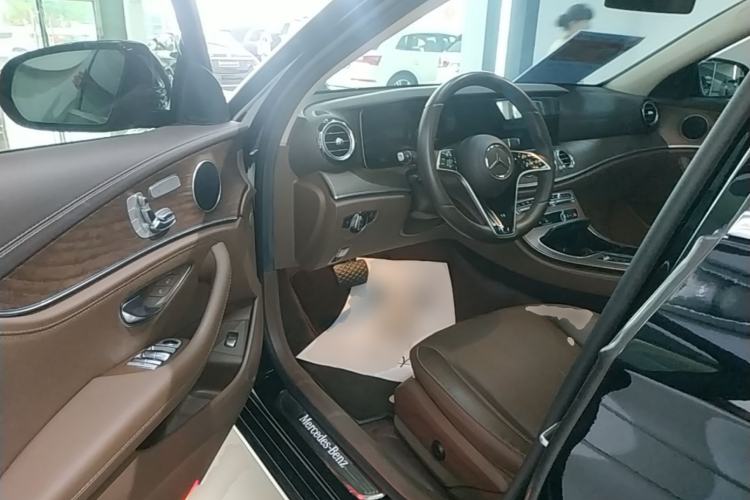 Used Mercedes-Benz E-Class 2023 Updated E 300 L Fashion Edition Driver Seat