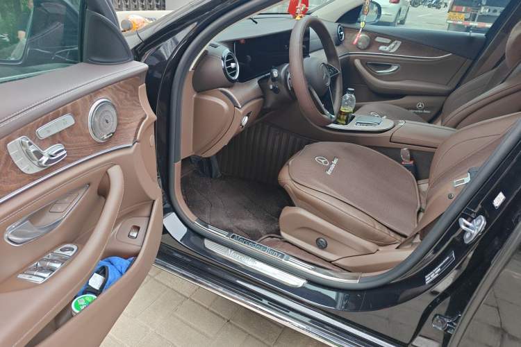 Used Mercedes-Benz E-Class 2023 Updated E 300 L Fashion Edition Driver Seat