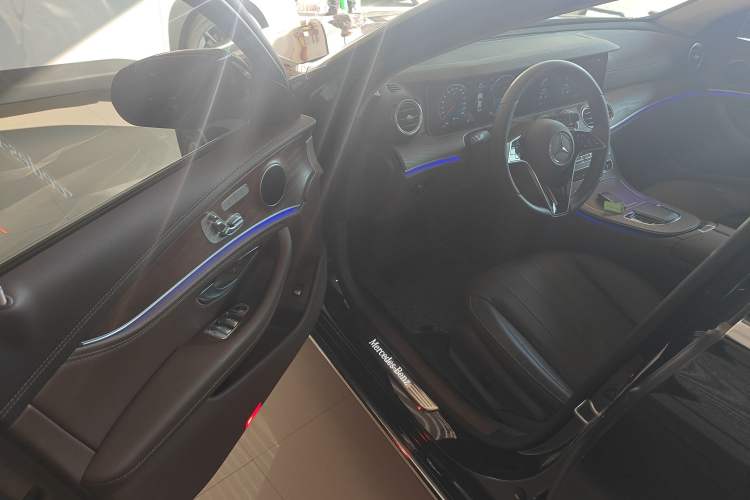 Used Mercedes-Benz E-Class 2023 Updated E 300 L Fashion Edition Driver Seat