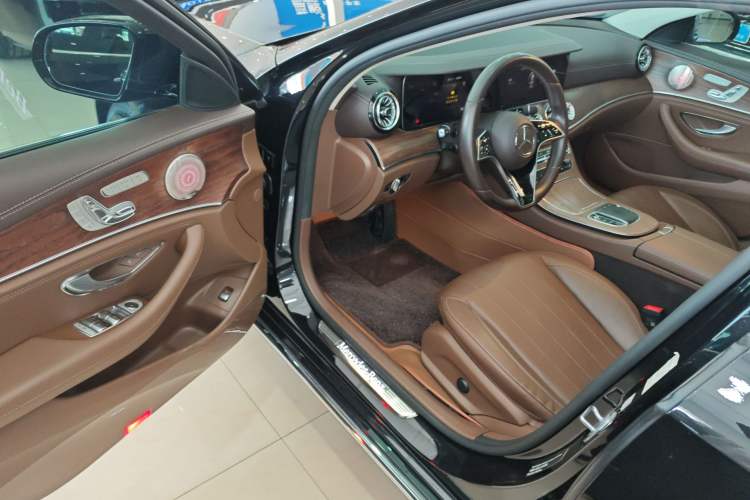 Used Mercedes-Benz E-Class 2023 Updated E 300 L Fashion Edition Driver Seat