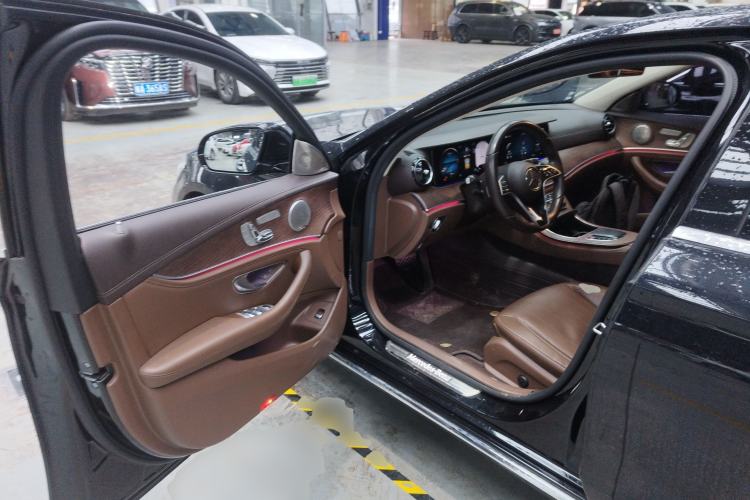 Used Mercedes-Benz E-Class 2023 Updated E 300 L Fashion Edition Driver Seat