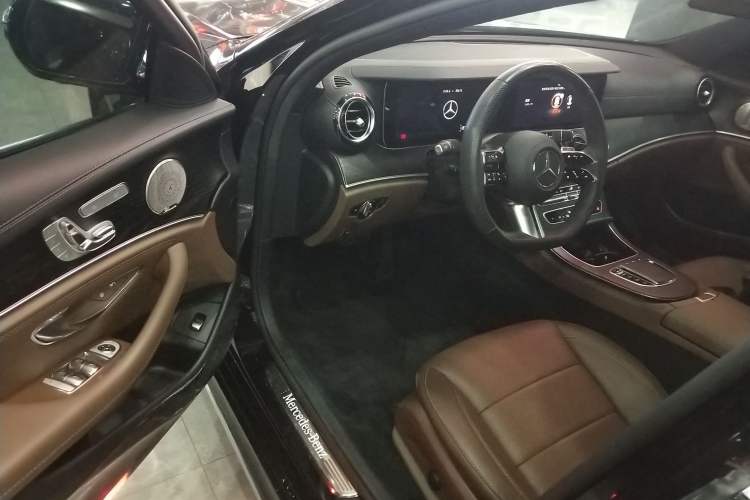 Used Mercedes-Benz E-Class 2023 Restyled E 300 L Sport Luxury Edition Driver Seat