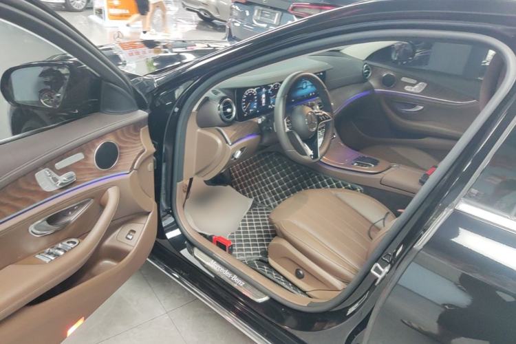 Used Mercedes-Benz E-Class 2023 Updated E 300 L Fashion Edition Driver Seat