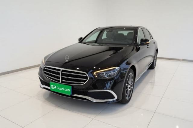 Ojetý Mercedes-Benz E-Class 2023 E 260 L 4MATIC