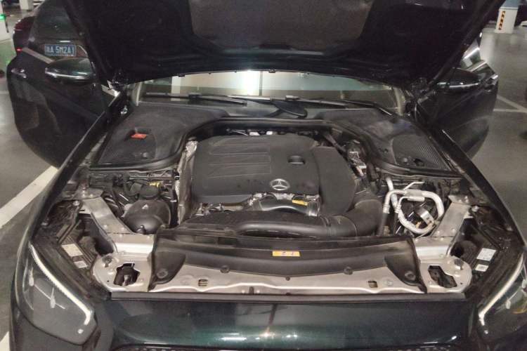 Used Mercedes-Benz E-Class 2023 E 260 Coupe Engine Bay