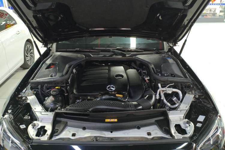 Used Mercedes-Benz E-Class 2023 Updated E 300 L Fashion Edition Engine Bay