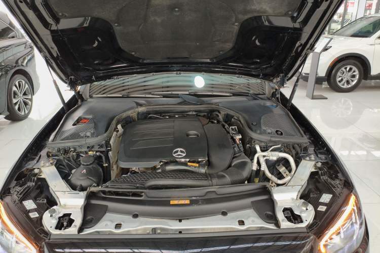 Used Mercedes-Benz E-Class 2023 Updated E 300 L Fashion Edition Engine Bay