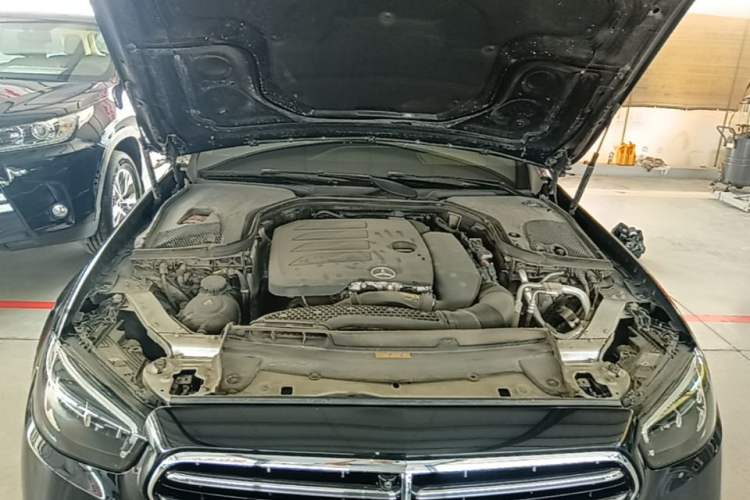 Used Mercedes-Benz E-Class 2023 Updated E 300 L Fashion Edition Engine Bay