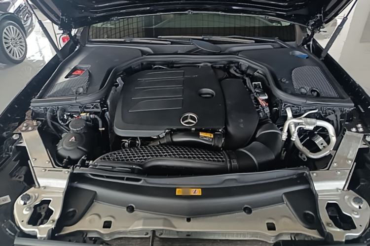 Used Mercedes-Benz E-Class 2023 Updated E 300 L Fashion Edition Engine Bay