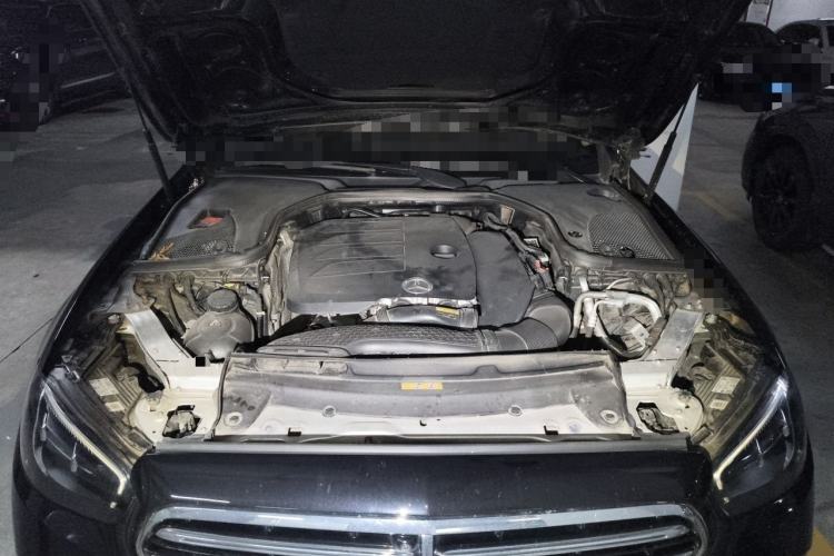 Used Mercedes-Benz E-Class 2023 Updated E 300 L Fashion Edition Engine Bay