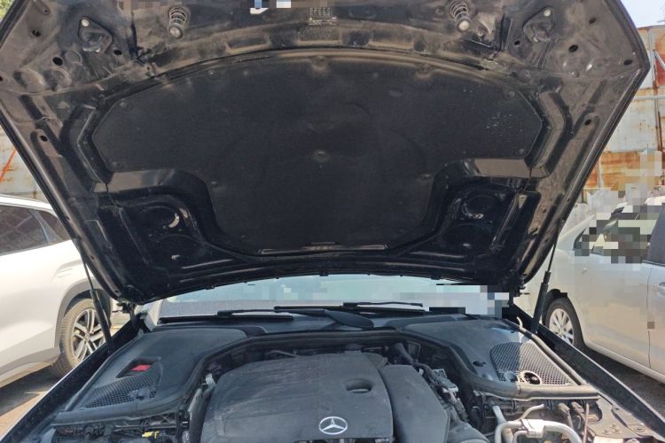 Used Mercedes-Benz E-Class 2023 E 260 L Engine Bay