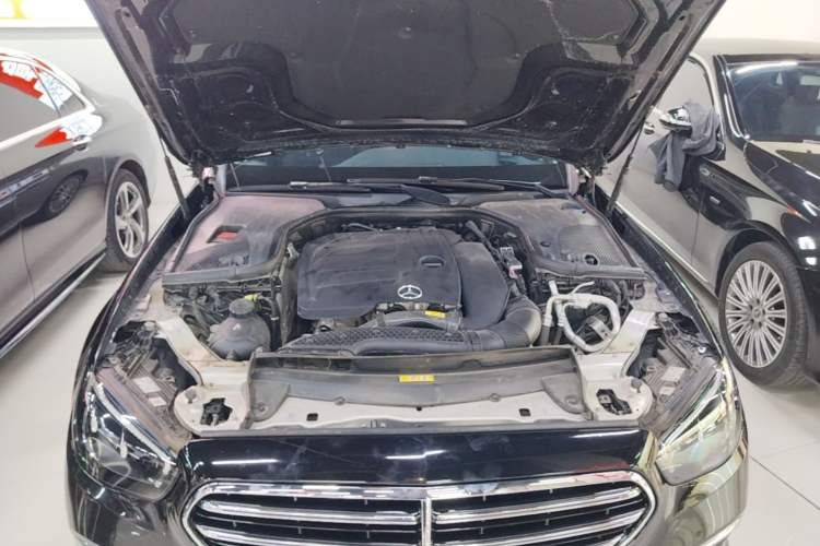 Used Mercedes-Benz E-Class 2023 Facelift E 260 L Engine Bay