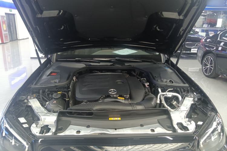 Used Mercedes-Benz E-Class 2023 Updated E 300 L Fashion Edition Engine Bay