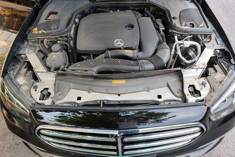 Used Mercedes-Benz E-Class 2023 Updated E 300 L Fashion Edition Engine Bay