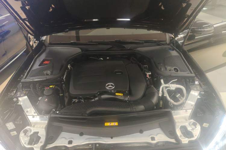 Used Mercedes-Benz E-Class 2023 Updated E 300 L Fashion Edition Engine Bay