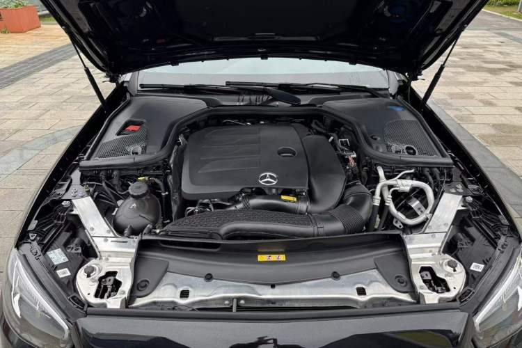 Used Mercedes-Benz E-Class 2023 Updated E 300 L Fashion Edition Engine Bay