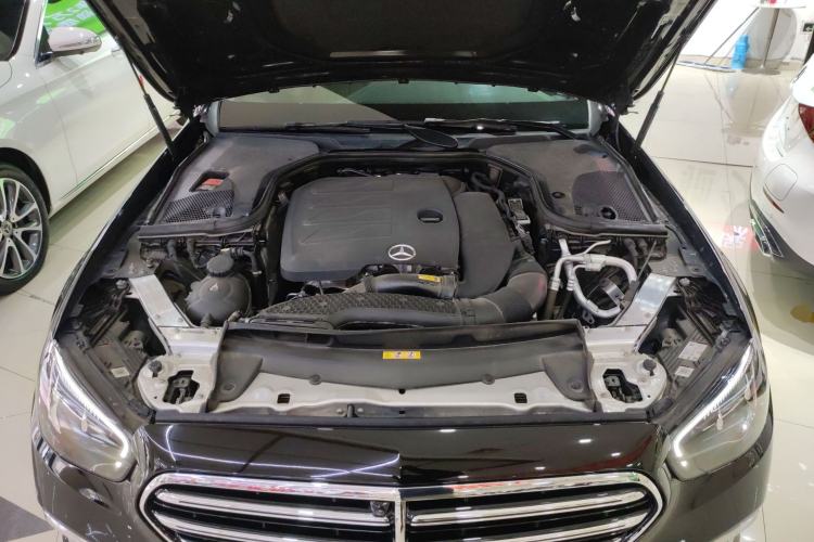 Used Mercedes-Benz E-Class 2023 Updated E 300 L Fashion Edition Engine Bay