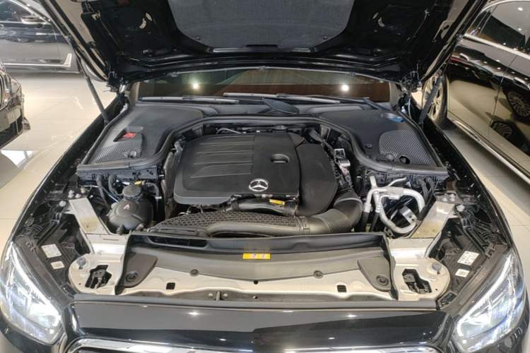 Used Mercedes-Benz E-Class 2023 Updated E 300 L Fashion Edition Engine Bay