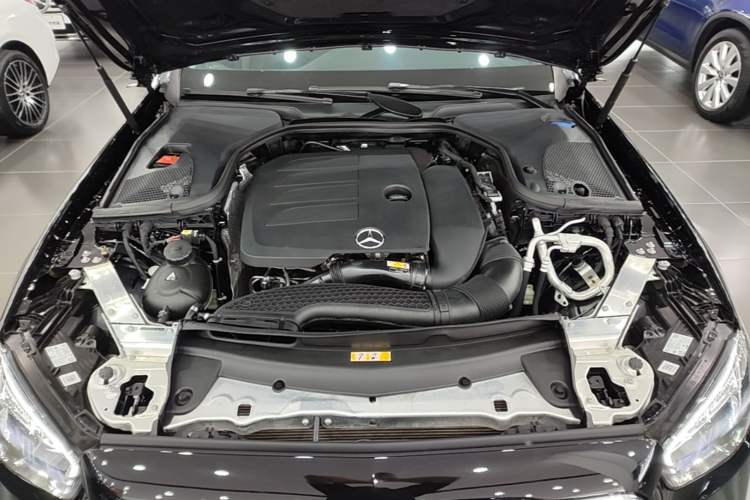 Used Mercedes-Benz E-Class 2023 Updated E 300 L Fashion Edition Engine Bay