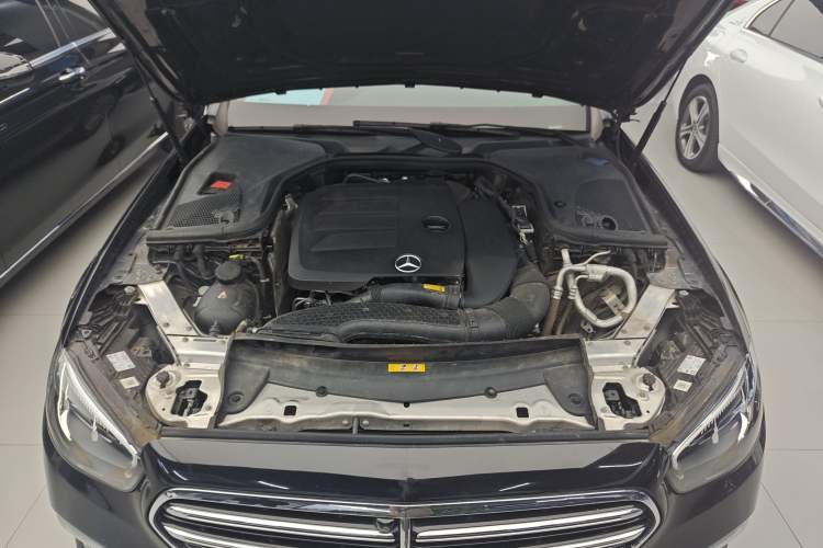 Used Mercedes-Benz E-Class 2023 Updated E 300 L Fashion Edition Engine Bay