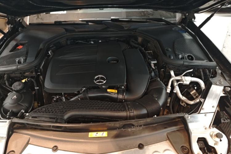 Used Mercedes-Benz E-Class 2023 E 260 L Engine Bay