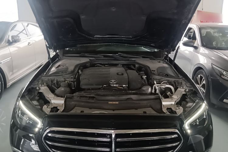 Used Mercedes-Benz E-Class 2023 Updated E 300 L Fashion Edition Engine Bay