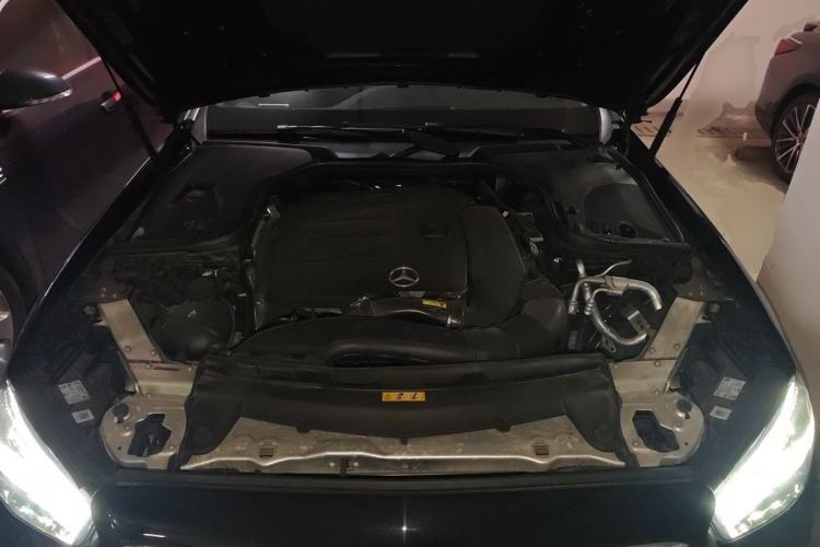 Used Mercedes-Benz E-Class 2023 E 260 L Engine Bay