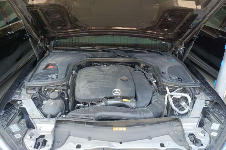 Used Mercedes-Benz E-Class 2023 Updated E 300 L Fashion Edition Engine Bay