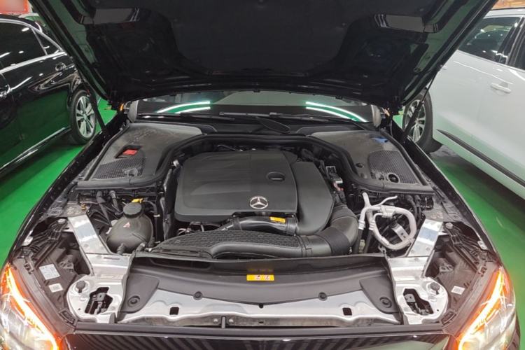 Used Mercedes-Benz E-Class 2023 Facelift E 260 L 4MATIC Engine Bay