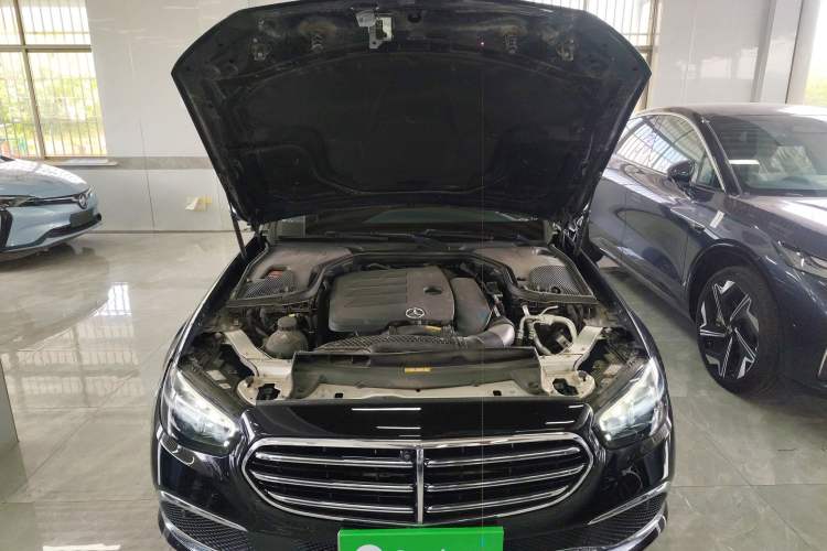 Used Mercedes-Benz E-Class 2023 Updated E 300 L Fashion Edition Engine Bay