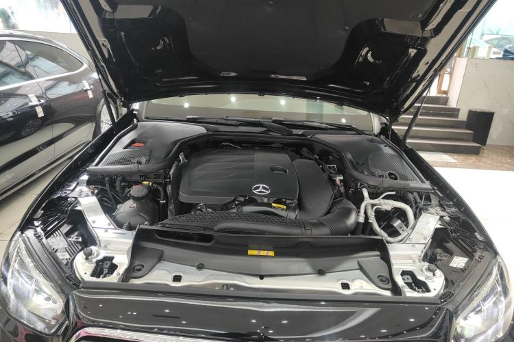 Used Mercedes-Benz E-Class 2023 Updated E 300 L Fashion Edition Engine Bay