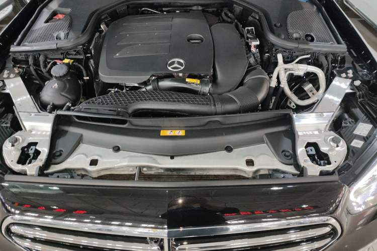 Used Mercedes-Benz E-Class 2023 Updated E 300 L Fashion Edition Engine Bay