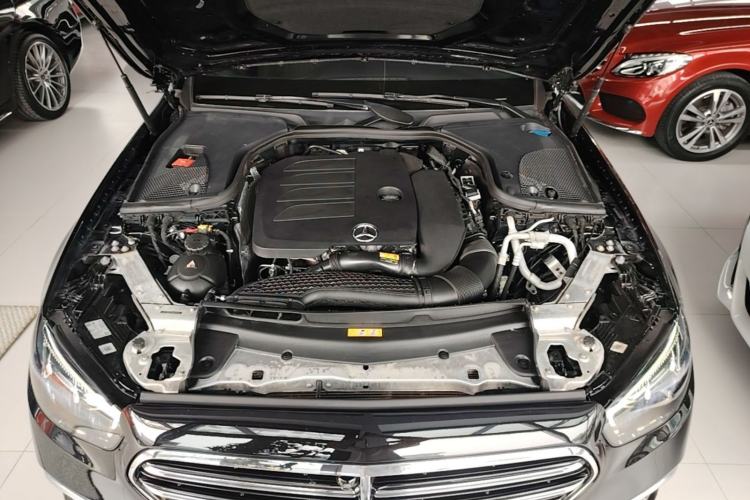 Used Mercedes-Benz E-Class 2023 Updated E 300 L Fashion Edition Engine Bay